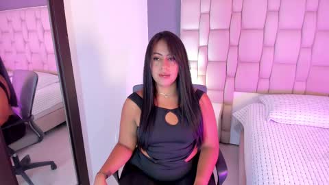 Snapshot of _miamiller_ chatting on 8, 10, 2025 _miamiller_ online show from 8, 10, 2025