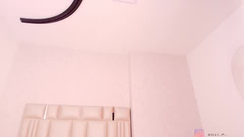 Mia  online show from 12, 3, 2026