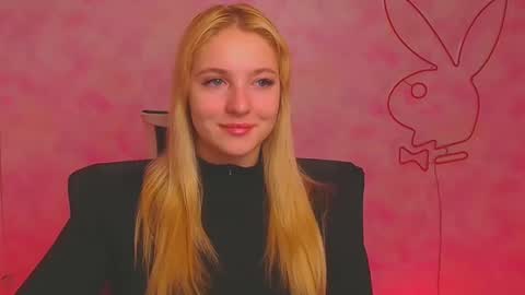 Snapshot of _mila_la_ chatting on 7, 12, 2024 Melanie online show from 7, 12, 2024