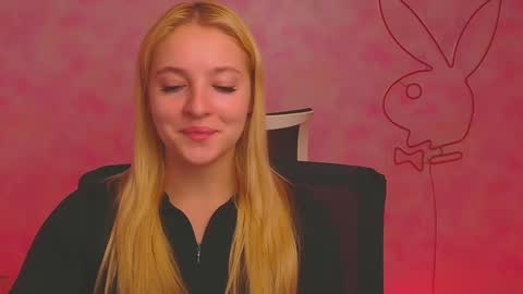 Snapshot of _mila_la_ chatting on 7, 12, 2024 Melanie online show from 7, 12, 2024