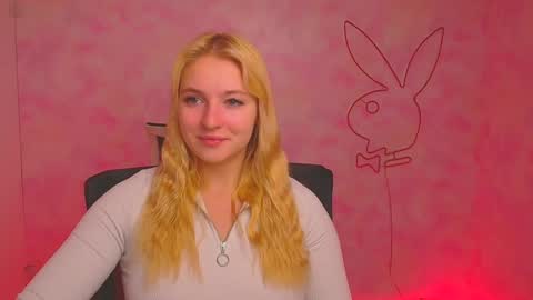 Snapshot of _mila_la_ chatting on 8, 12, 2024 Melanie online show from 8, 12, 2024