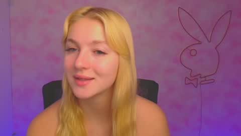 Snapshot of _mila_la_ chatting on 12, 12, 2024 Melanie online show from 12, 12, 2024