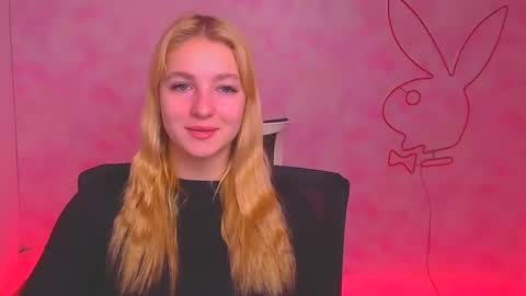 Snapshot of _mila_la_ chatting on 20, 12, 2024 Melanie online show from 20, 12, 2024