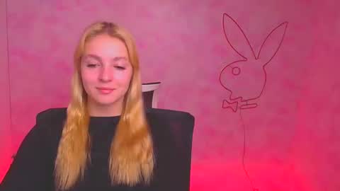 Snapshot of _mila_la_ chatting on 20, 12, 2024 Melanie online show from 20, 12, 2024