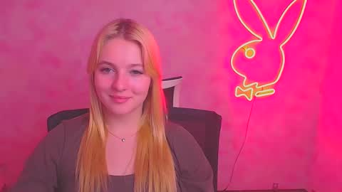 Snapshot of _mila_la_ chatting on 11, 2, 2025 Melanie online show from 11, 2, 2025