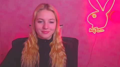 Snapshot of _mila_la_ chatting on 18, 2, 2025 Melanie online show from 18, 2, 2025