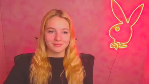 Snapshot of _mila_la_ chatting on 2, 3, 2025 Melanie online show from 2, 3, 2025