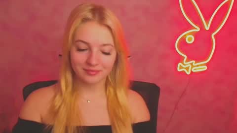 Snapshot of _mila_la_ chatting on 11, 3, 2025 Melanie online show from 11, 3, 2025