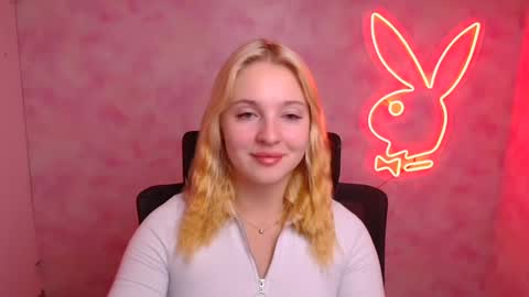 Snapshot of _mila_la_ chatting on 30, 9, 2025 Melanie online show from 30, 9, 2025