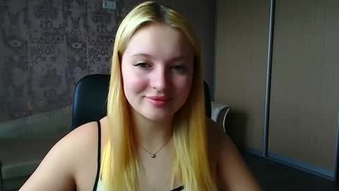 Snapshot of _mila_la_ chatting on 21, 4, 2026 Melanie online show from 21, 4, 2026