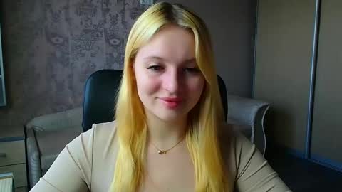 Snapshot of _mila_la_ chatting on 2, 5, 2026 Melanie online show from 2, 5, 2026