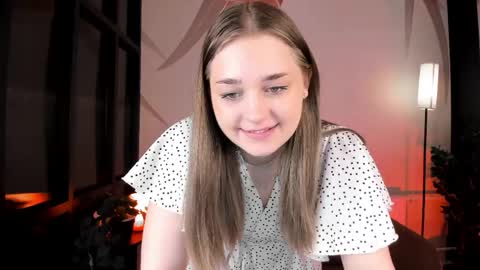 _mila_luna_ online show from 12, 5, 2026