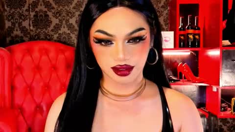 Raven Strauss online show from 19, 9, 2025