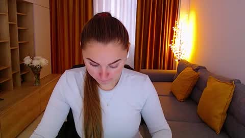 Mia online show from 10, 10, 2025