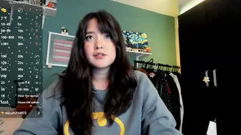 Snapshot of _moon_cake_ chatting on 17, 6, 2026 Next stream 950 pm Colombia time xd online show from 17, 6, 2026