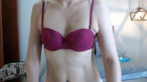 _naomi_s online show from 22, 9, 2025