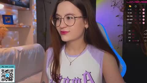 Mia with a big heart  online show from 24, 11, 2025