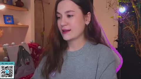 Mia with a big heart  online show from 17, 12, 2025