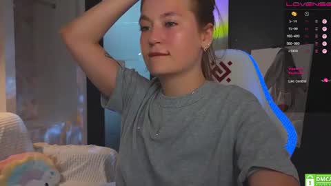 Snapshot of _nemalkovamia chatting on 25, 6, 2026 Mia with a big heart online show from 25, 6, 2026