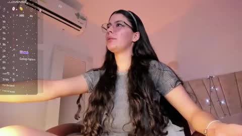 Niah  You can call me Ni or cutie haha online show from 15, 12, 2024
