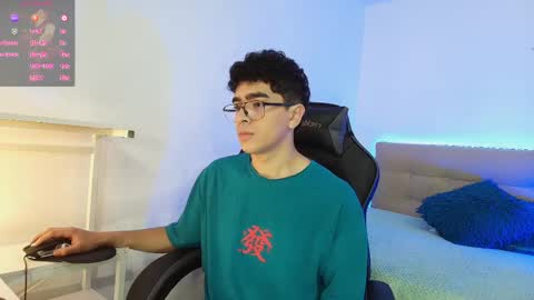 Snapshot of _nickconnor1 chatting on 16, 11, 2025 Nicolas online show from 16, 11, 2025