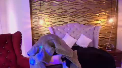 Nina Harpper online show from 12, 7, 2026