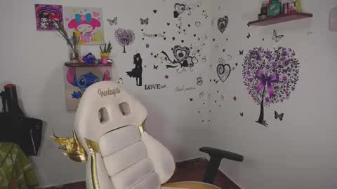 Nina  online show from 5, 11, 2025