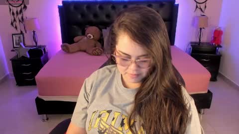 Snapshot of _oliviajoness chatting on 4, 6, 2026 Olivia jones online show from 4, 6, 2026