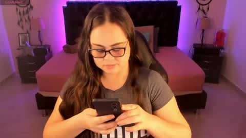 Snapshot of _oliviajoness chatting on 6, 6, 2026 Olivia jones online show from 6, 6, 2026