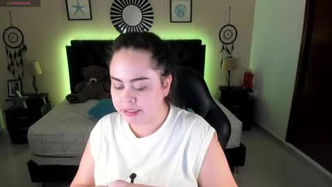 Snapshot of _oliviajoness chatting on 9, 6, 2026 Olivia jones online show from 9, 6, 2026