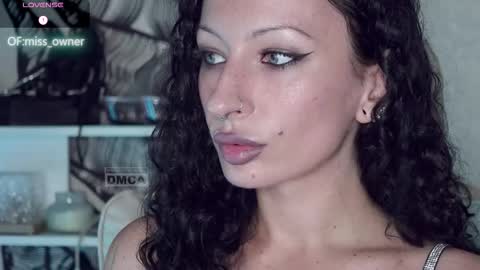 Snapshot of _owner_ chatting on 17, 9, 2025 The Supreme Goddess Rose online show from 17, 9, 2025