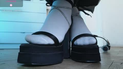 Snapshot of _owner_ chatting on 24, 9, 2025 The Supreme Goddess Rose online show from 24, 9, 2025