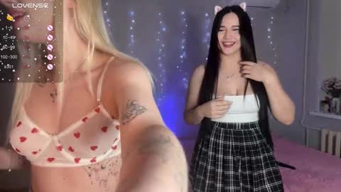 Snapshot of _pretty_ladies_ chatting on 14, 1, 2026 Ellie and Nika online show from 14, 1, 2026