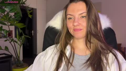 Snapshot of _private_person_ chatting on 2, 1, 2025 HADLY today day-off see u online 0112 online show from 2, 1, 2025