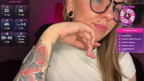 Snapshot of _private_person_ chatting on 16, 1, 2025 HADLY today day-off see u online 0112 online show from 16, 1, 2025