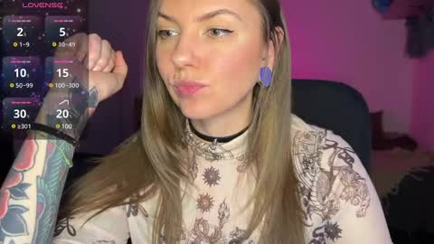 Snapshot of _private_person_ chatting on 21, 1, 2025 HADLY today day-off see u online 0112 online show from 21, 1, 2025