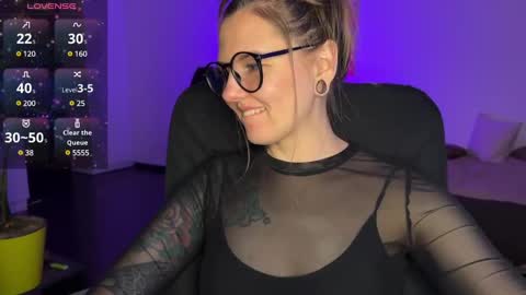 Snapshot of _private_person_ chatting on 26, 1, 2025 HADLY today day-off see u online 0112 online show from 26, 1, 2025