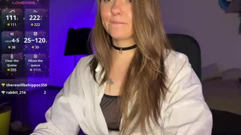 Snapshot of _private_person_ chatting on 3, 2, 2025 HADLY today day-off see u online 0112 online show from 3, 2, 2025