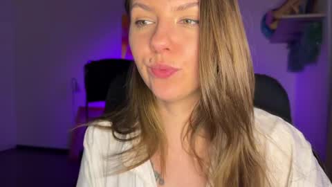 Snapshot of _private_person_ chatting on 11, 2, 2025 HADLY today day-off see u online 0112 online show from 11, 2, 2025