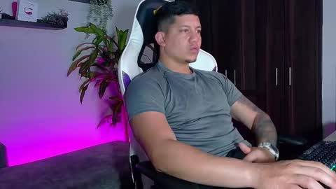 Roberto online show from 23, 11, 2025