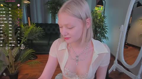 Snapshot of _rude_girl_ chatting on 30, 12, 2024 Eve online show from 30, 12, 2024