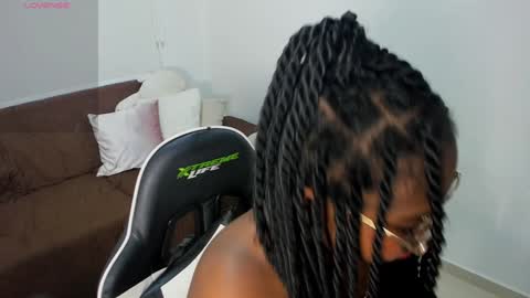 Snapshot of _sarah_banks chatting on 25, 1, 2025 Ms. JONES online show from 25, 1, 2025