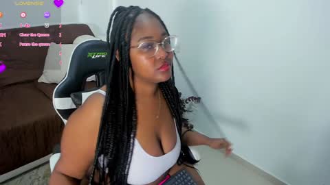 Snapshot of _sarah_banks chatting on 8, 2, 2025 Ms. JONES online show from 8, 2, 2025