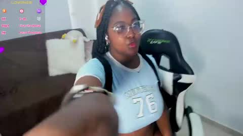 Snapshot of _sarah_banks chatting on 10, 2, 2025 Ms. JONES online show from 10, 2, 2025