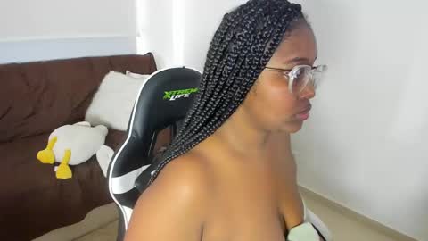 Snapshot of _sarah_banks chatting on 27, 2, 2025 Ms. JONES online show from 27, 2, 2025