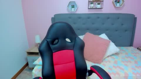 Snapshot of _sarah_lovely chatting on 8, 11, 2025 Sarah online show from 8, 11, 2025