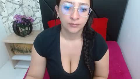 Snapshot of _saraximena_ chatting on 28, 5, 2026 _saraximena_ online show from 28, 5, 2026