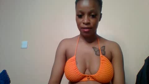_sassydiva_ online show from 2, 12, 2025