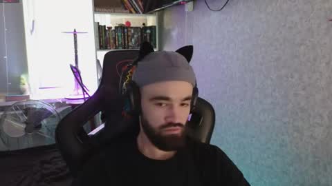 Snapshot of _serious_man chatting on 8, 10, 2025 Ask me online show from 8, 10, 2025