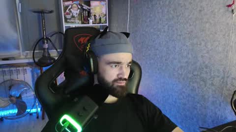 Snapshot of _serious_man chatting on 12, 10, 2025 Ask me online show from 12, 10, 2025